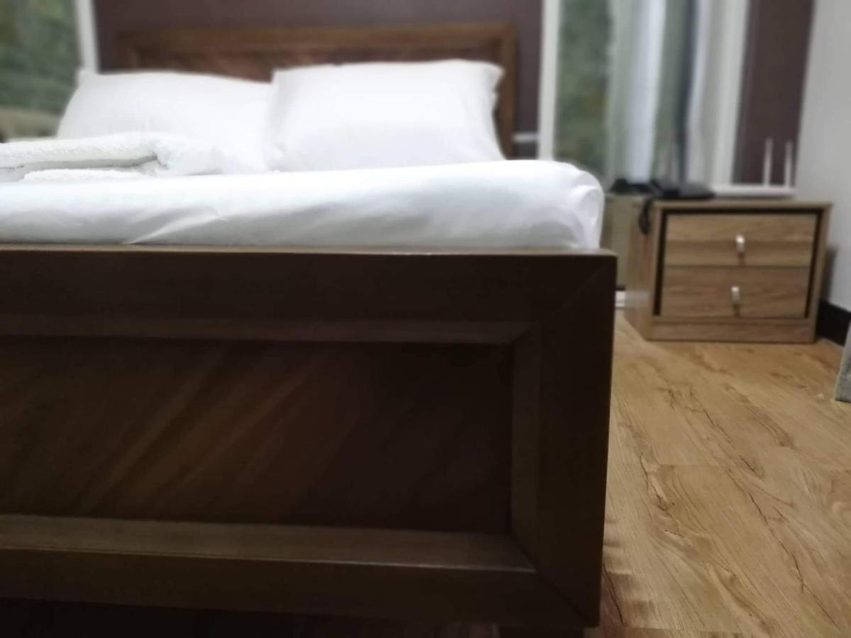 Antonio'S Place, 3 Mins To Mactan Airport, Fast Internet With Netflix 麦克坦 外观 照片